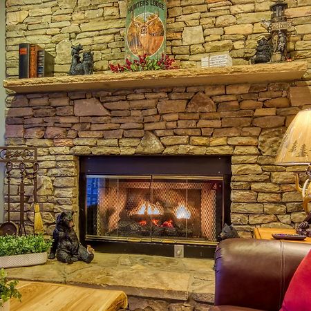 3 Decks, Mtn Views! Tree Tops By Honeybearcabins - Luxury Rain Showers, 3 King Suites, Xl Hottub, Fireplace, Bear Sightings Gatlinburg Eksteriør billede