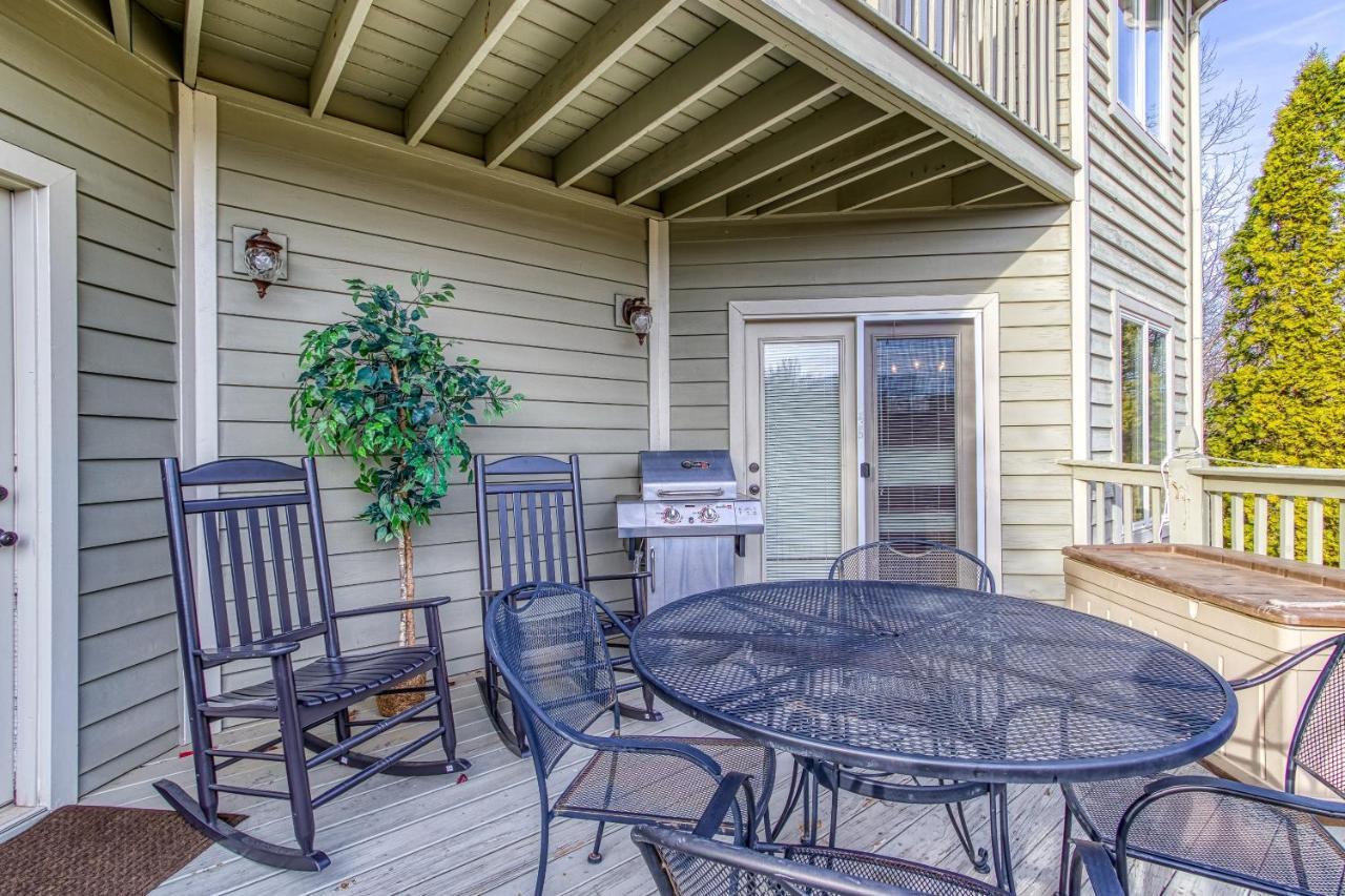 3 Decks, Mtn Views! Tree Tops By Honeybearcabins - Luxury Rain Showers, 3 King Suites, Xl Hottub, Fireplace, Bear Sightings Gatlinburg Eksteriør billede