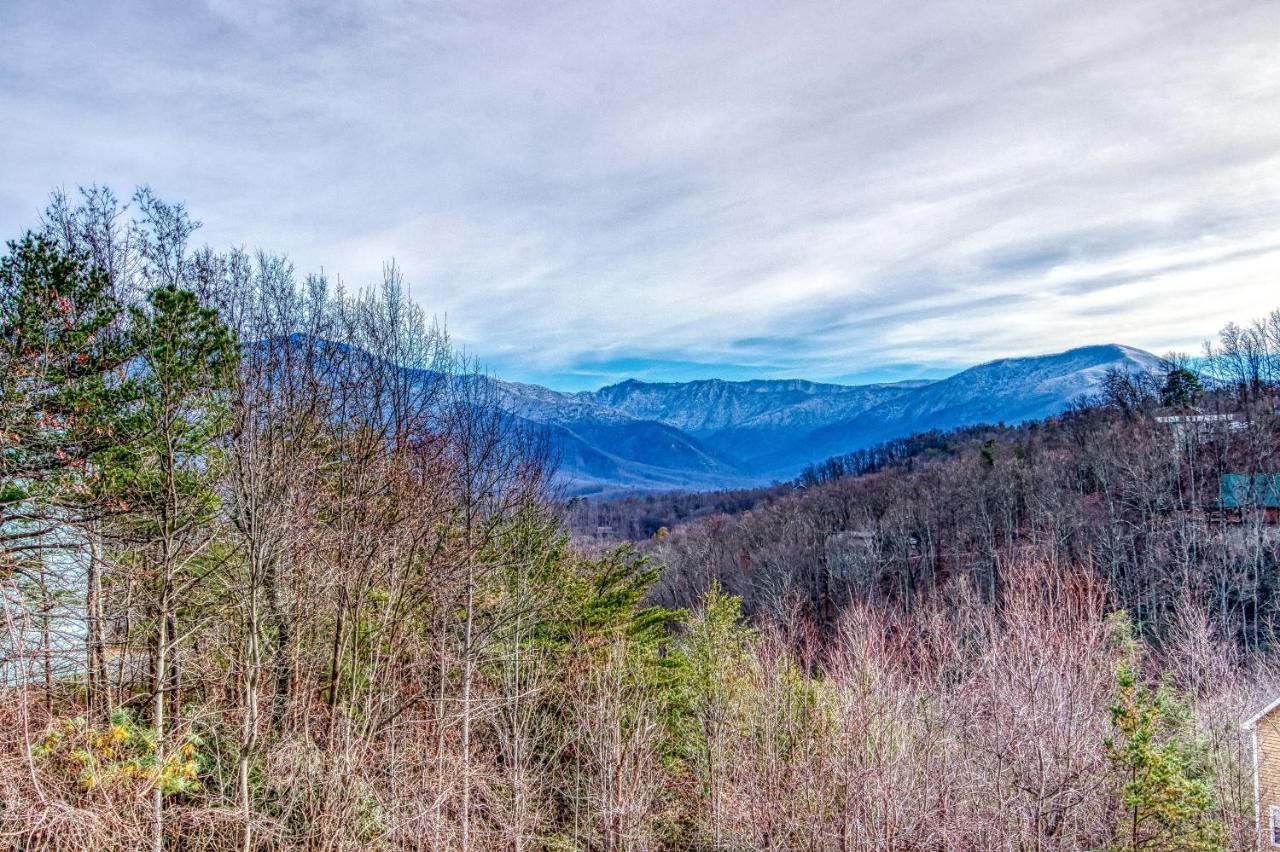 3 Decks, Mtn Views! Tree Tops By Honeybearcabins - Luxury Rain Showers, 3 King Suites, Xl Hottub, Fireplace, Bear Sightings Gatlinburg Eksteriør billede