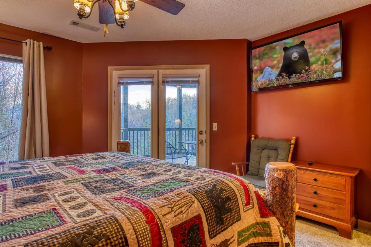 3 Decks, Mtn Views! Tree Tops By Honeybearcabins - Luxury Rain Showers, 3 King Suites, Xl Hottub, Fireplace, Bear Sightings Gatlinburg Eksteriør billede