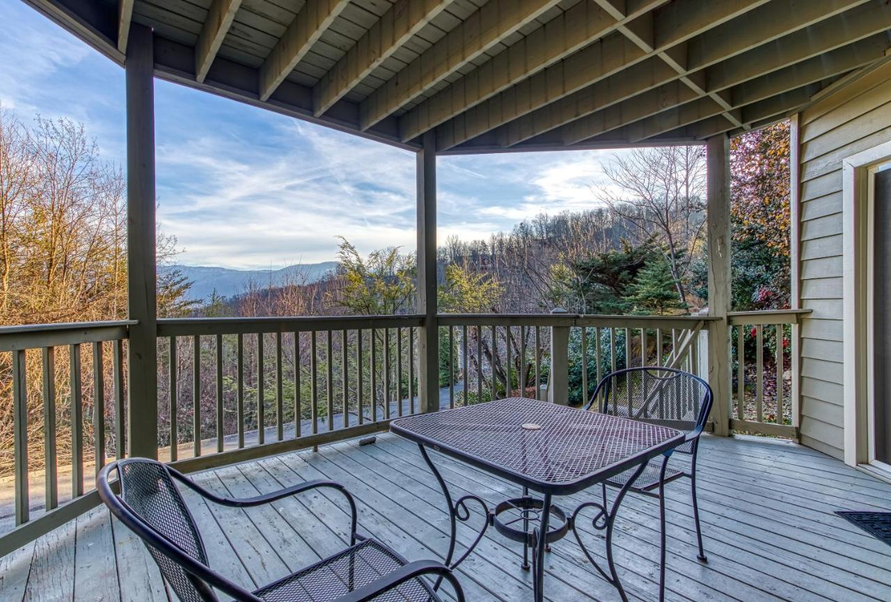 3 Decks, Mtn Views! Tree Tops By Honeybearcabins - Luxury Rain Showers, 3 King Suites, Xl Hottub, Fireplace, Bear Sightings Gatlinburg Eksteriør billede