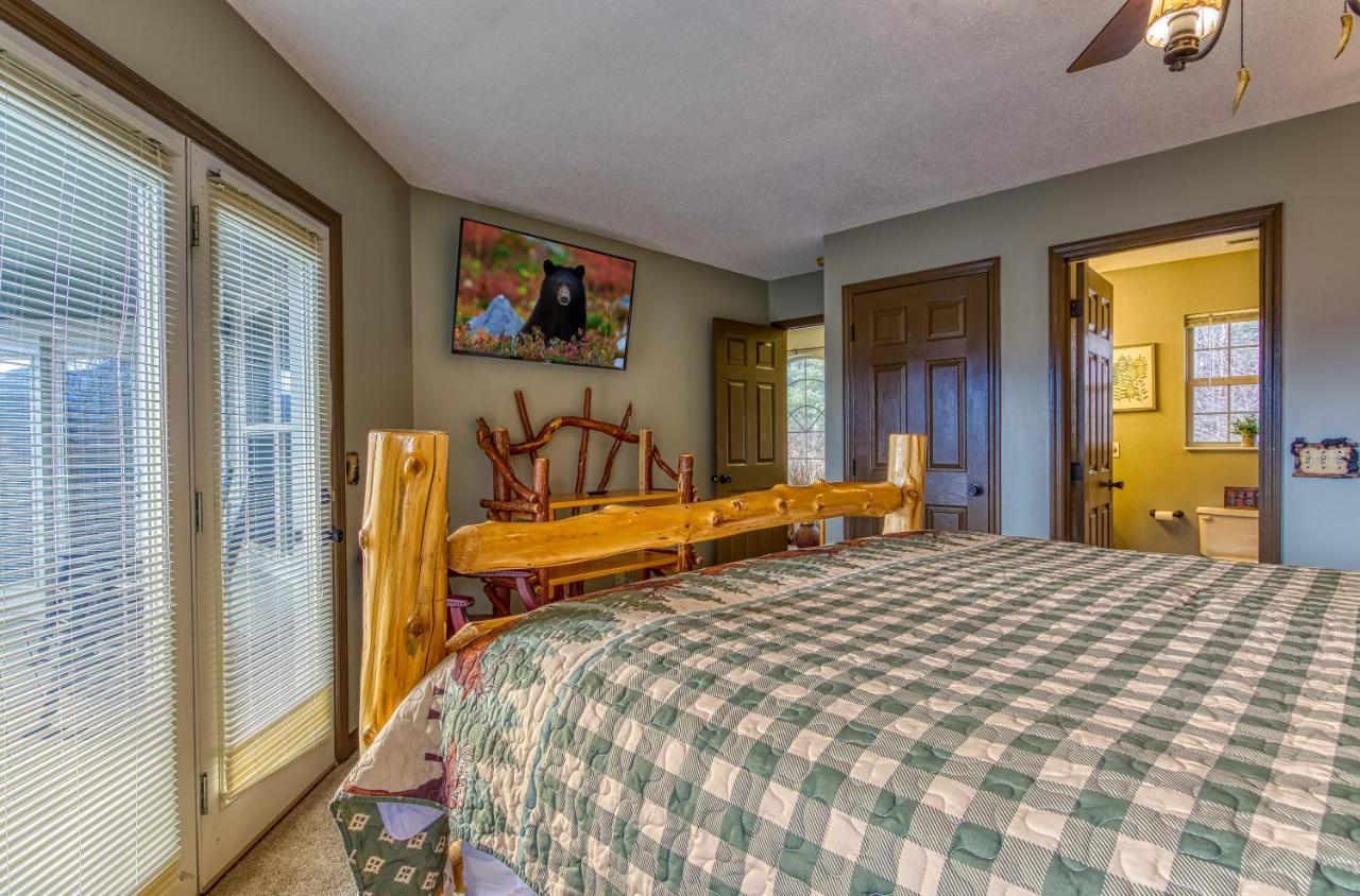 3 Decks, Mtn Views! Tree Tops By Honeybearcabins - Luxury Rain Showers, 3 King Suites, Xl Hottub, Fireplace, Bear Sightings Gatlinburg Eksteriør billede