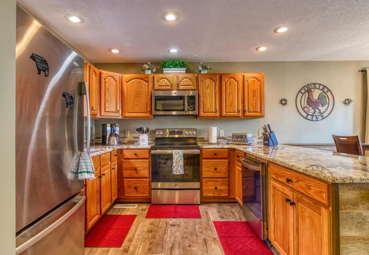 3 Decks, Mtn Views! Tree Tops By Honeybearcabins - Luxury Rain Showers, 3 King Suites, Xl Hottub, Fireplace, Bear Sightings Gatlinburg Eksteriør billede