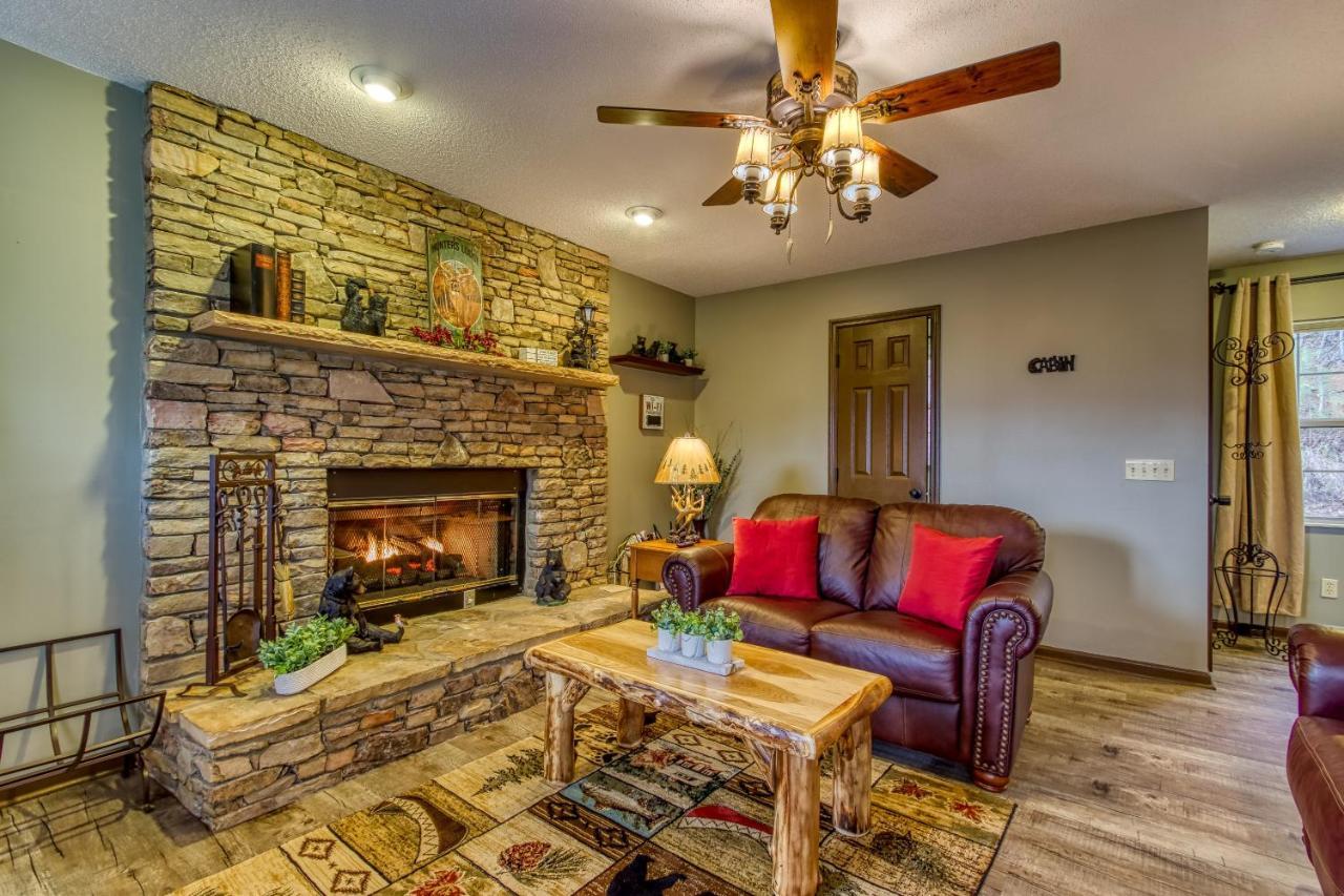 3 Decks, Mtn Views! Tree Tops By Honeybearcabins - Luxury Rain Showers, 3 King Suites, Xl Hottub, Fireplace, Bear Sightings Gatlinburg Eksteriør billede