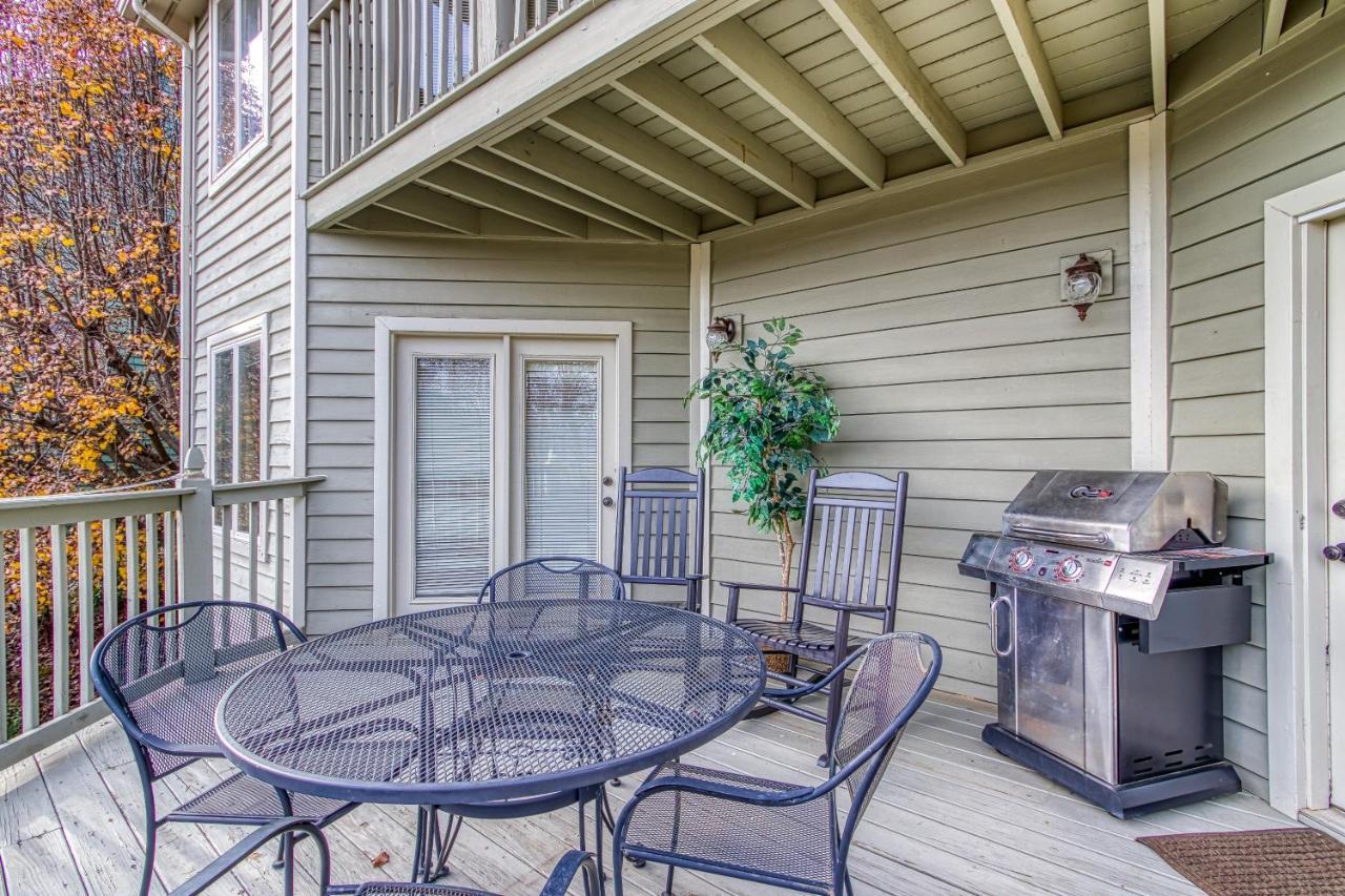 3 Decks, Mtn Views! Tree Tops By Honeybearcabins - Luxury Rain Showers, 3 King Suites, Xl Hottub, Fireplace, Bear Sightings Gatlinburg Eksteriør billede