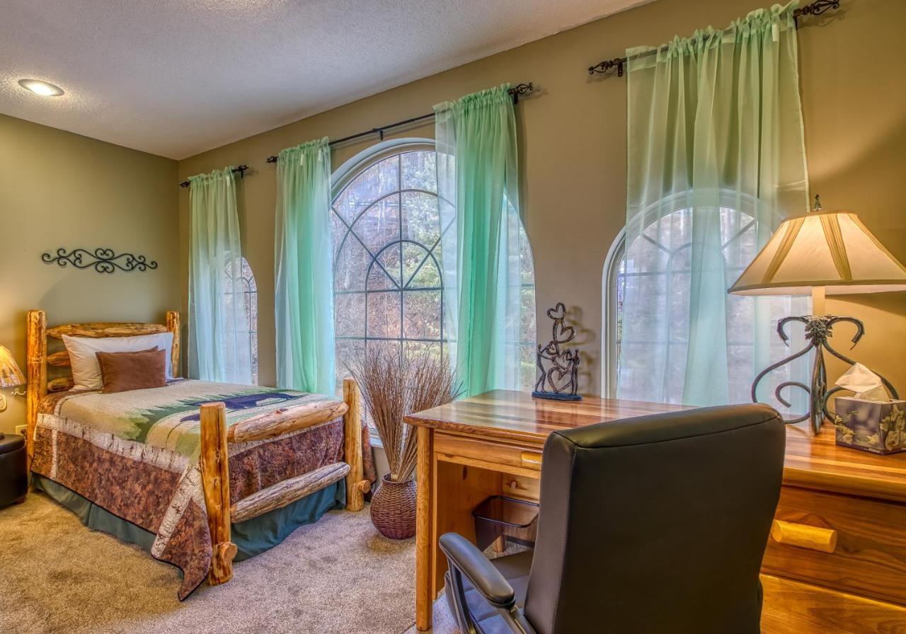 3 Decks, Mtn Views! Tree Tops By Honeybearcabins - Luxury Rain Showers, 3 King Suites, Xl Hottub, Fireplace, Bear Sightings Gatlinburg Eksteriør billede