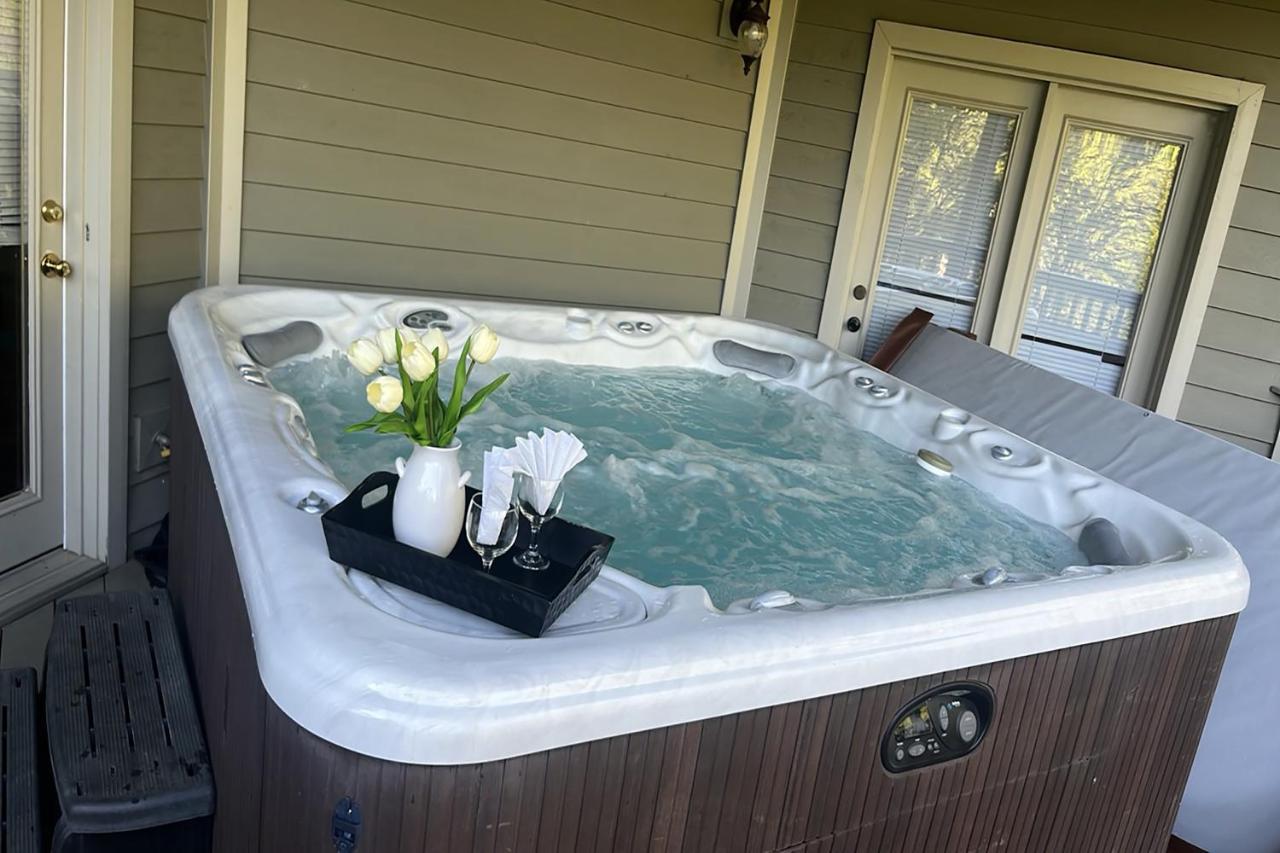 3 Decks, Mtn Views! Tree Tops By Honeybearcabins - Luxury Rain Showers, 3 King Suites, Xl Hottub, Fireplace, Bear Sightings Gatlinburg Eksteriør billede