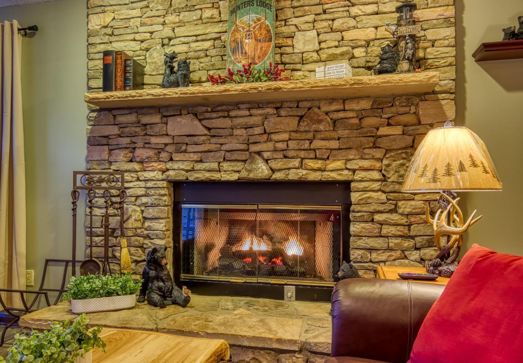 3 Decks, Mtn Views! Tree Tops By Honeybearcabins - Luxury Rain Showers, 3 King Suites, Xl Hottub, Fireplace, Bear Sightings Gatlinburg Eksteriør billede